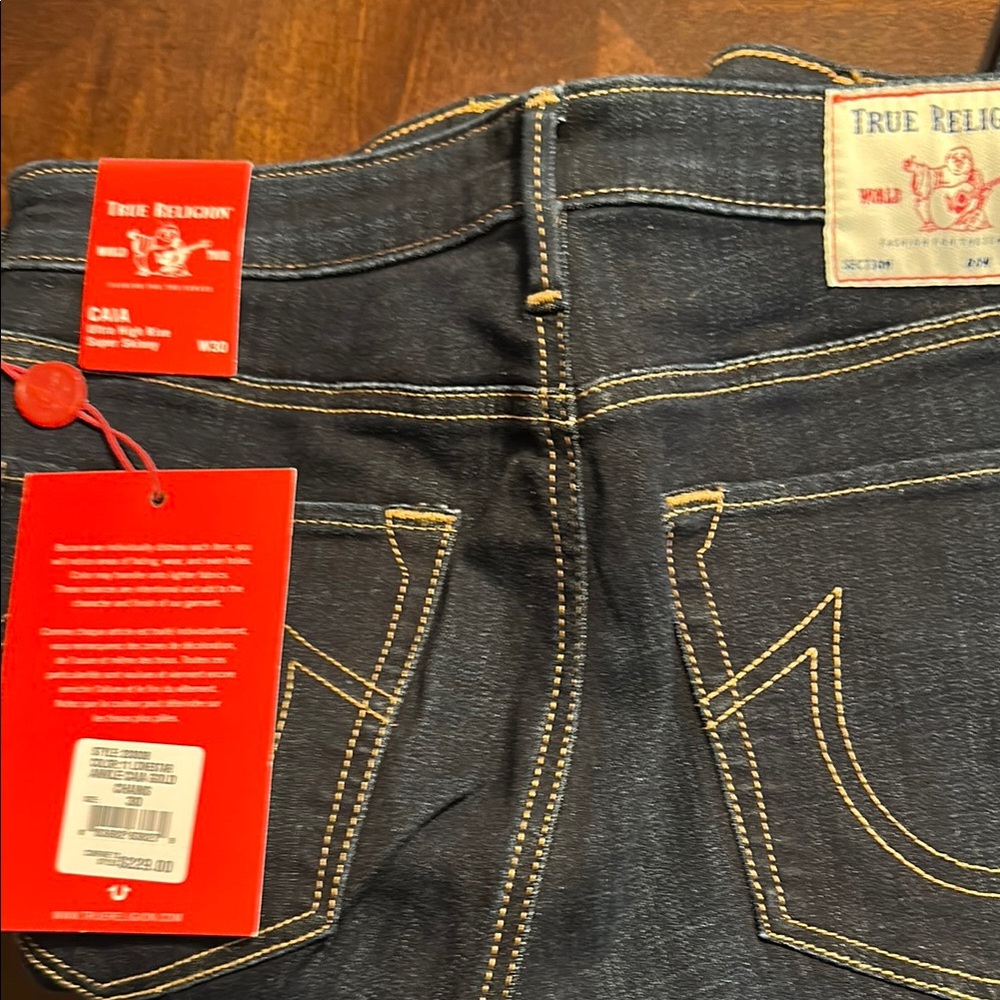 True Religion Black Straight Leg Jeans with Signature Stitching - Picture 4 of 4